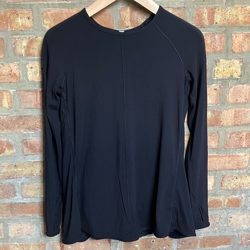 Lululemon Athletica making moves long sleeve